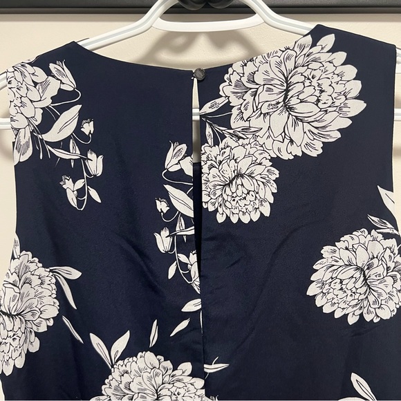 Vince Camuto Navy Floral Dress - Size 10 - Picture 4 of 6